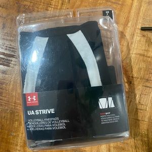 Under Armour Volleyball knee pads - brand new, small.
